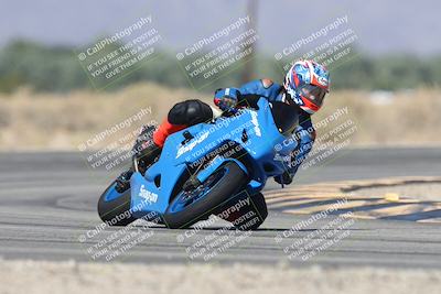 media/Oct-13-2025-Moto Forza (Mon) [[a66d839500]]/3-B Group/Session 3 (Turn 16)/